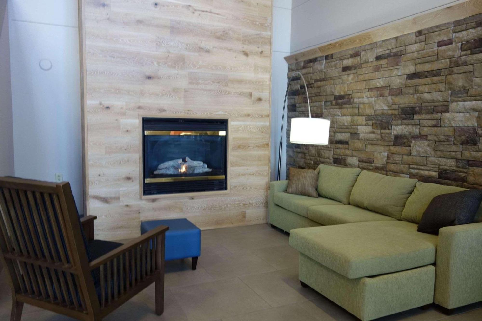 Country Inn & Suites By Radisson, Mason City, Ia מראה חיצוני תמונה