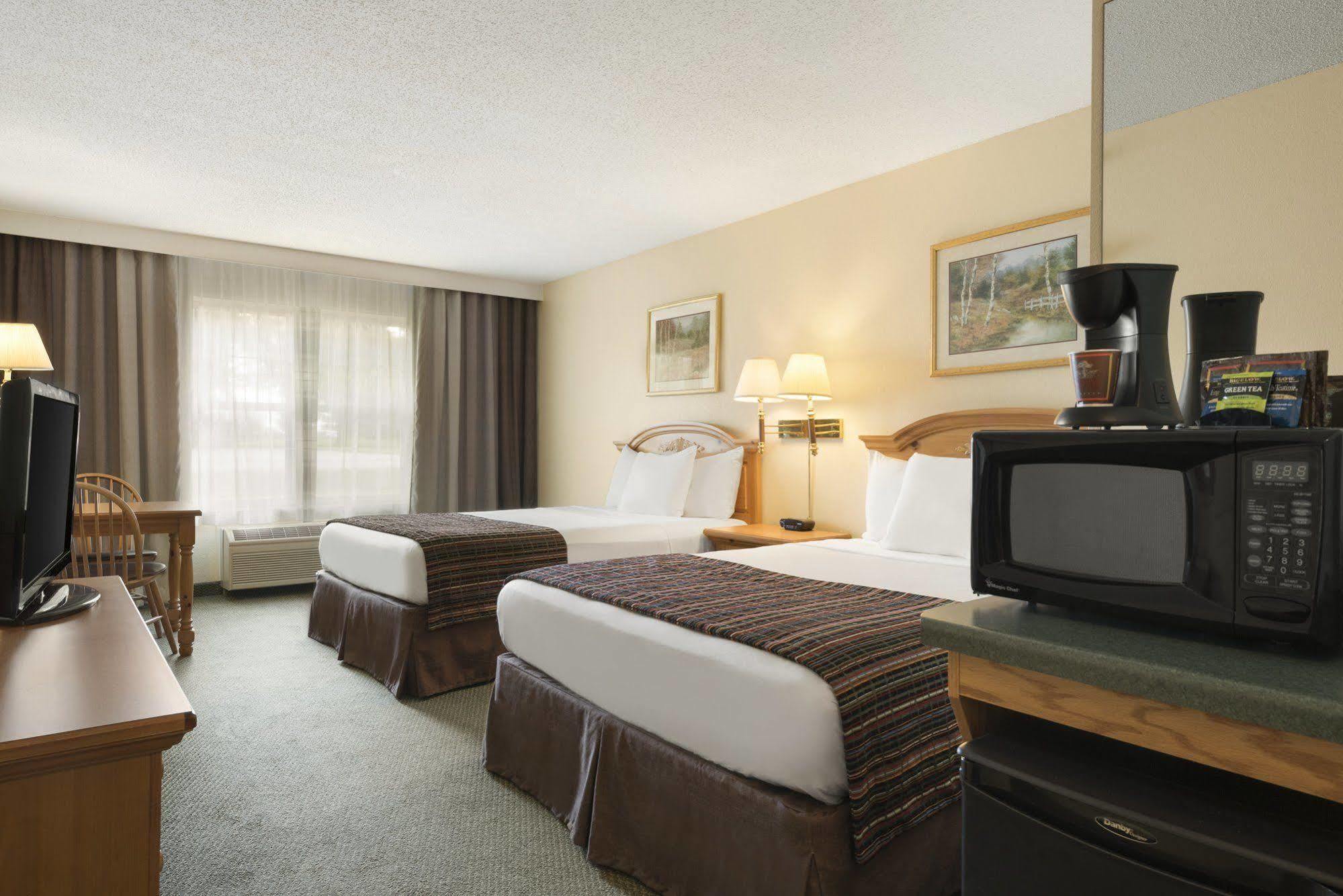 Country Inn & Suites By Radisson, Mason City, Ia מראה חיצוני תמונה